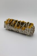 Atado de Salvia con Sinuata Amarilla